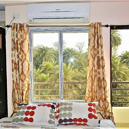 Pretty Garden View Apartment 3Bhk Furnished Flat Near Kashi Vishwanath Temple バラナシ エクステリア 写真