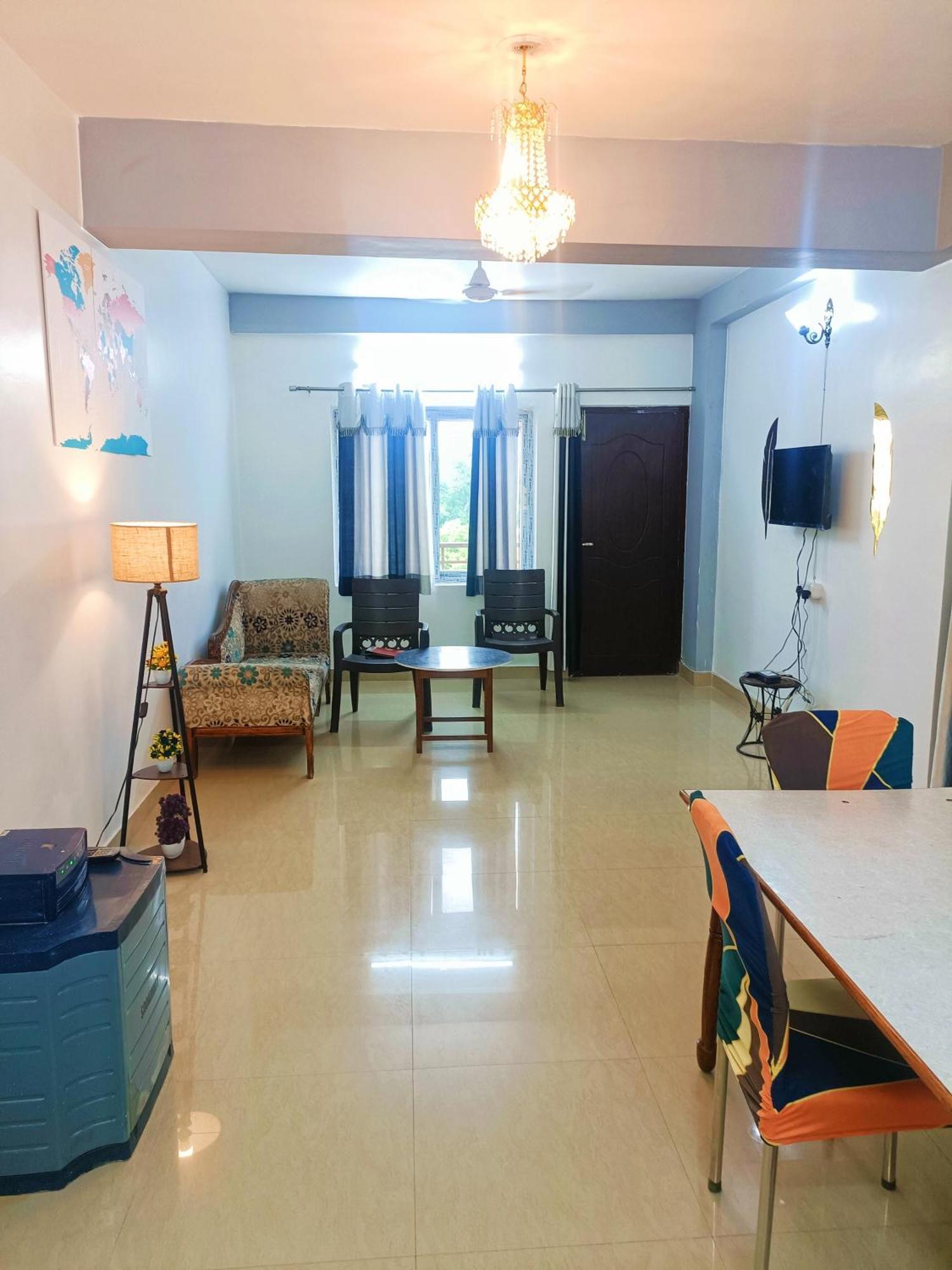 Pretty Garden View Apartment 3Bhk Furnished Flat Near Kashi Vishwanath Temple バラナシ エクステリア 写真