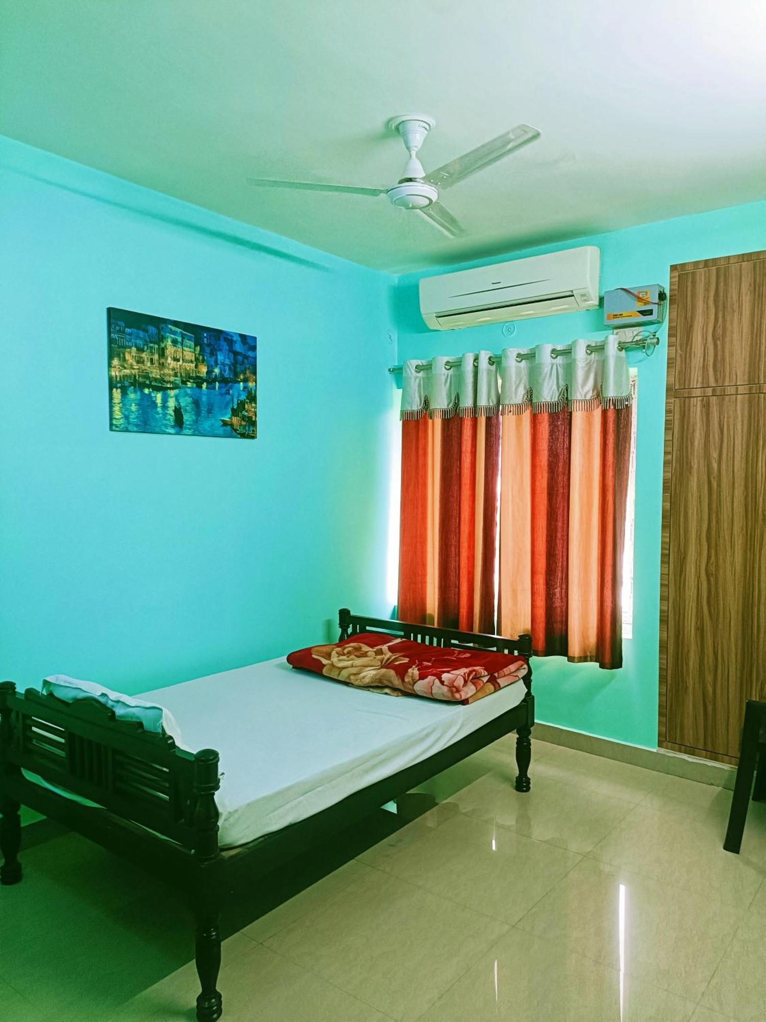 Pretty Garden View Apartment 3Bhk Furnished Flat Near Kashi Vishwanath Temple バラナシ エクステリア 写真