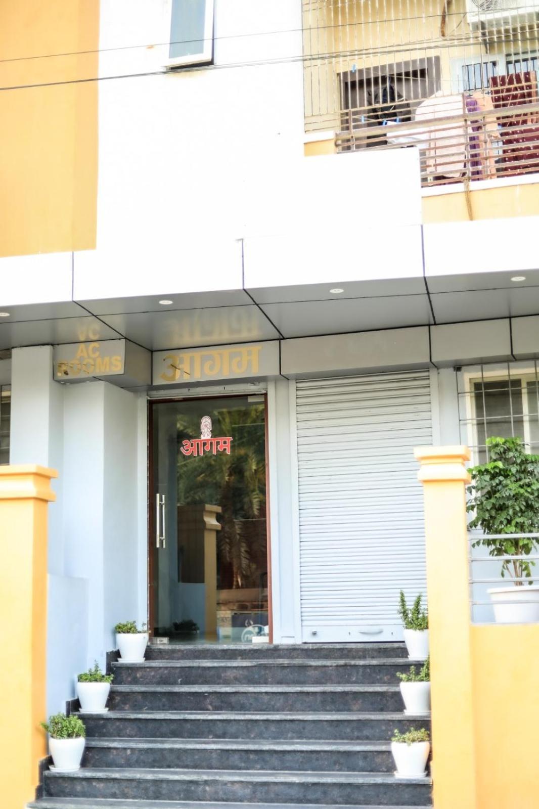 Pretty Garden View Apartment 3Bhk Furnished Flat Near Kashi Vishwanath Temple バラナシ エクステリア 写真