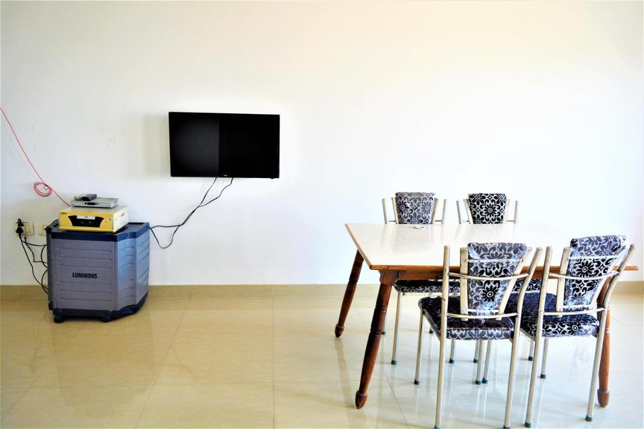 Pretty Garden View Apartment 3Bhk Furnished Flat Near Kashi Vishwanath Temple バラナシ エクステリア 写真