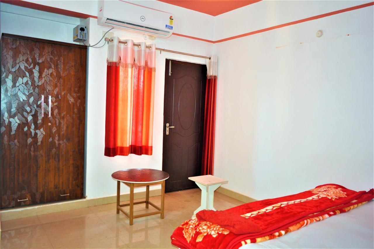 Pretty Garden View Apartment 3Bhk Furnished Flat Near Kashi Vishwanath Temple バラナシ エクステリア 写真