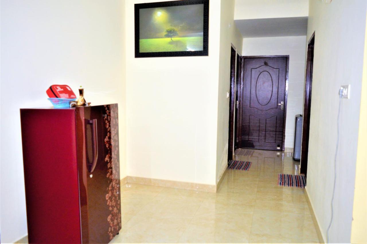 Pretty Garden View Apartment 3Bhk Furnished Flat Near Kashi Vishwanath Temple バラナシ エクステリア 写真